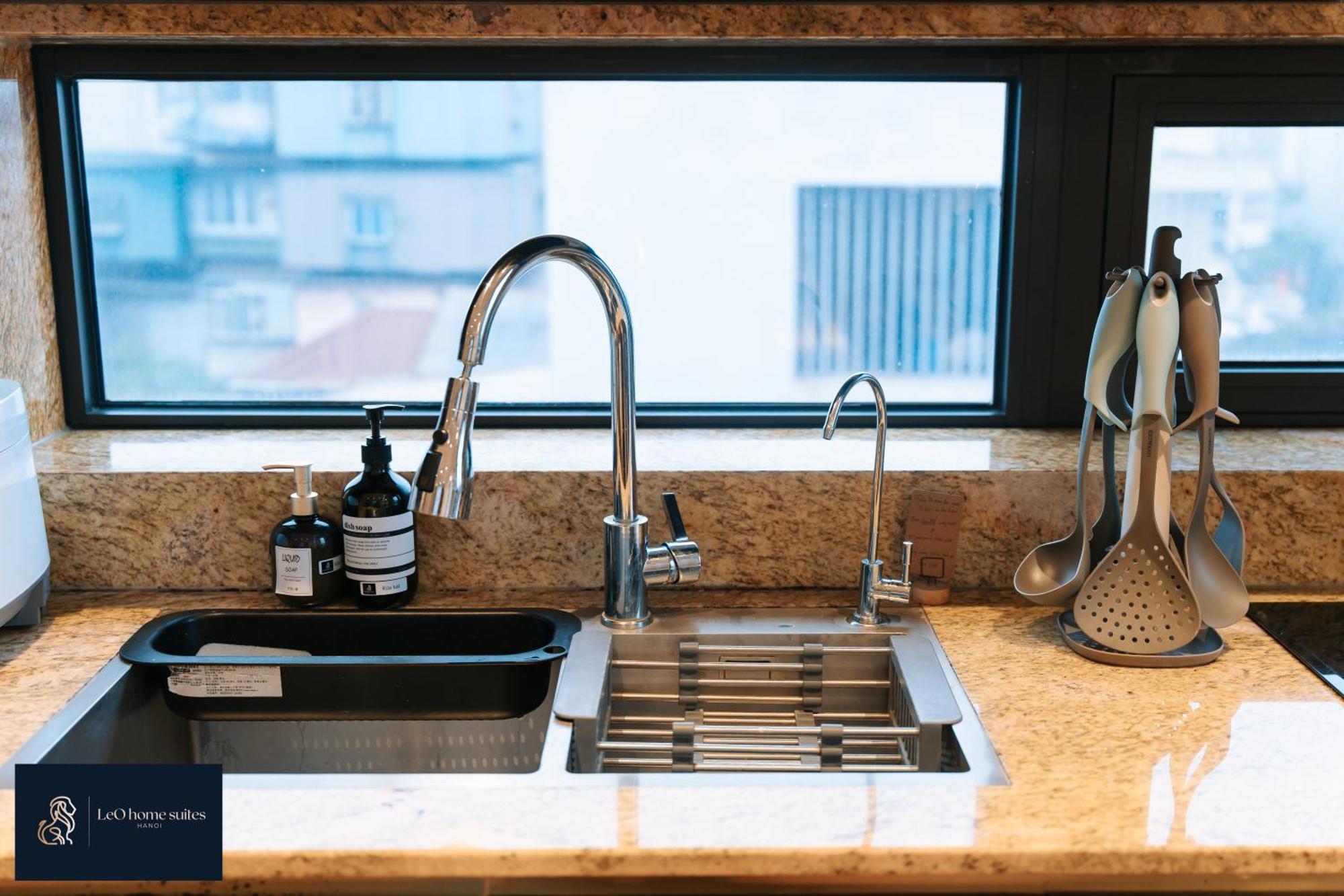 Home Suites -Natural Light -Projector -Spacious - 2Br Incenter 하노이 외부 사진