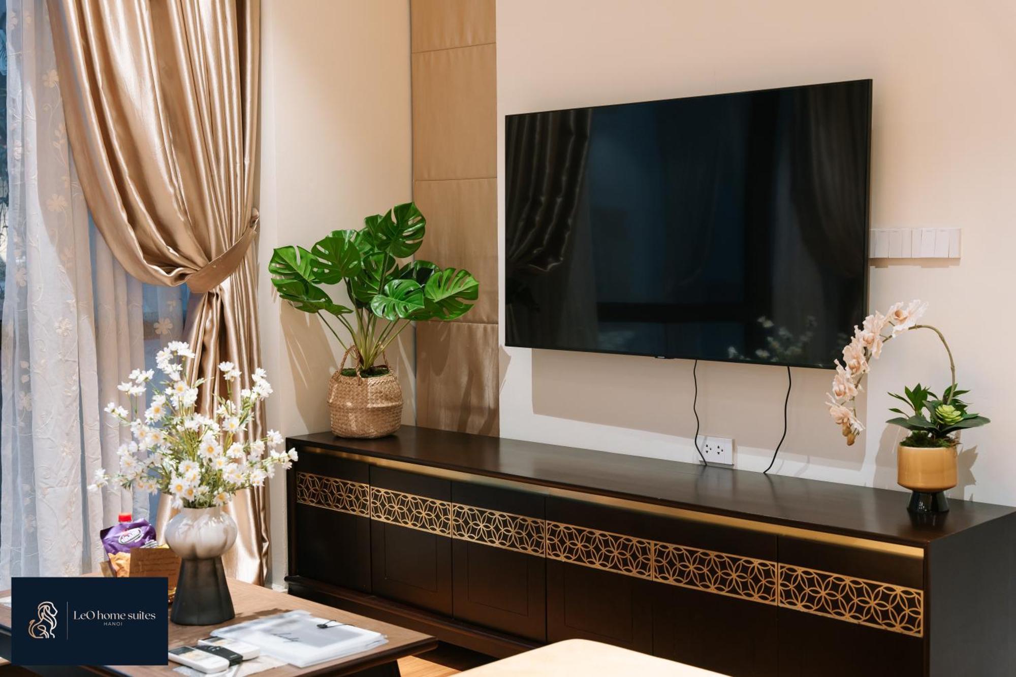 Home Suites -Natural Light -Projector -Spacious - 2Br Incenter 하노이 외부 사진