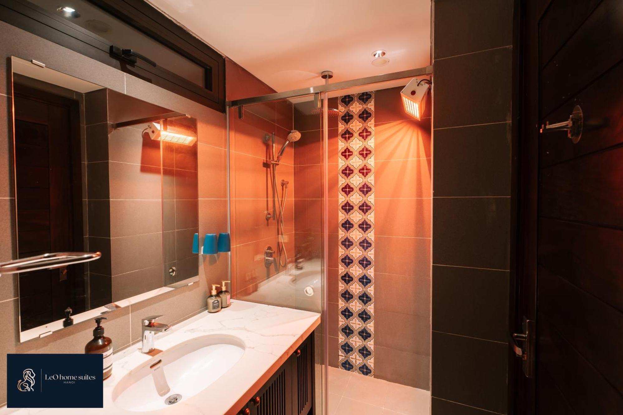 Home Suites -Natural Light -Projector -Spacious - 2Br Incenter 하노이 외부 사진