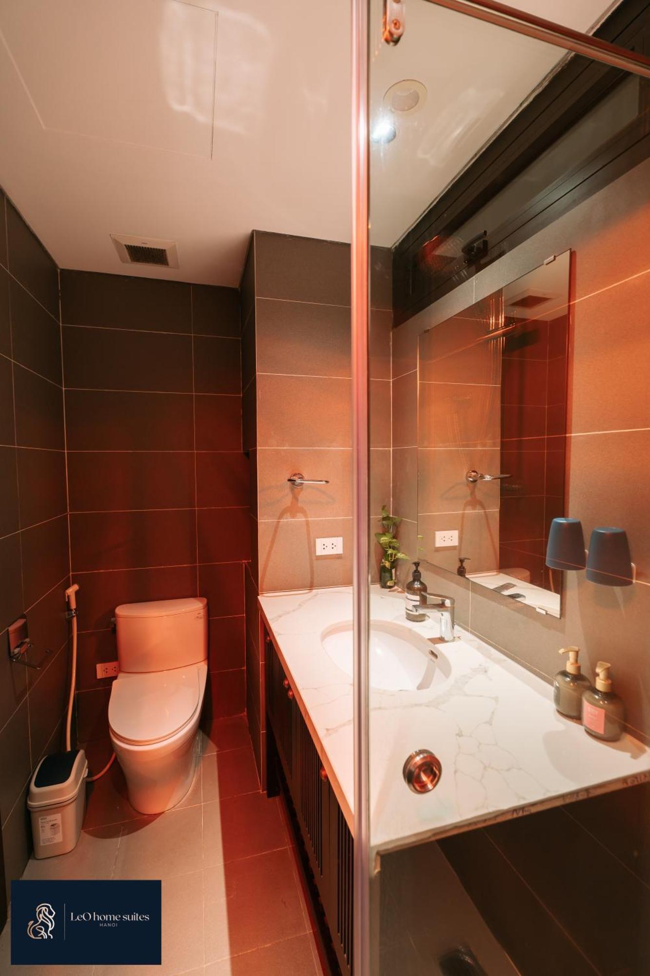 Home Suites -Natural Light -Projector -Spacious - 2Br Incenter 하노이 외부 사진